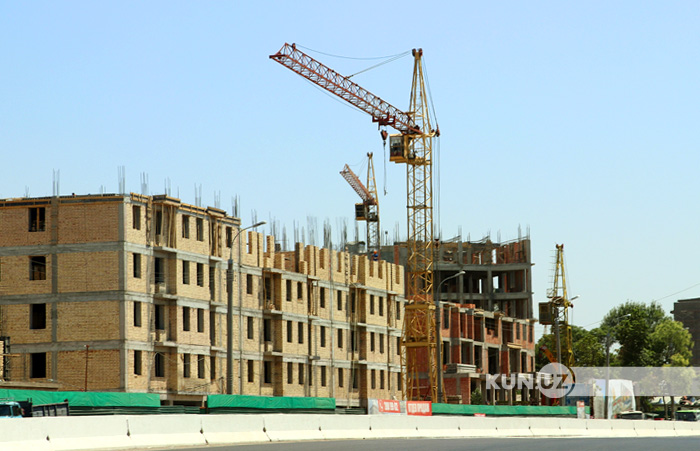 Uzbekistan Freezes 80 Billion Soums in Construction Funds Over Quality Failures